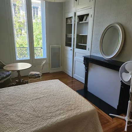 Bright 2-bedroom In