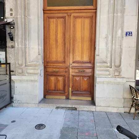 Bright 2-bedroom In * Grenoble