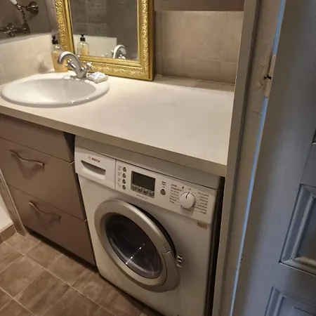 Bright 2-bedroom In Grenoble