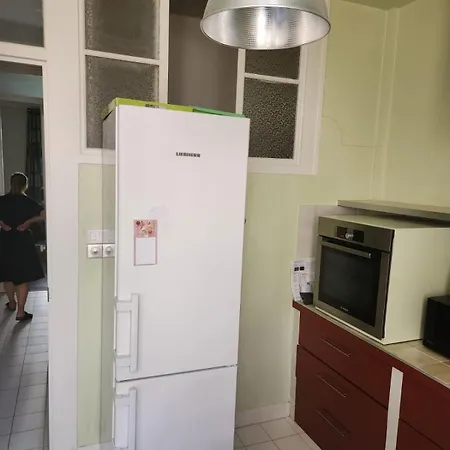 Bright 2-bedroom In Grenoble